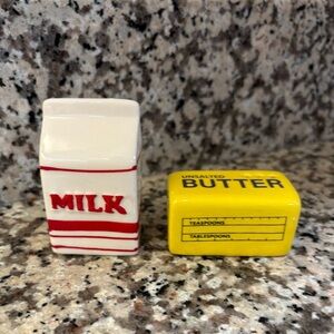 Salt & Pepper shakers containing ceramic NEW Butter Milk